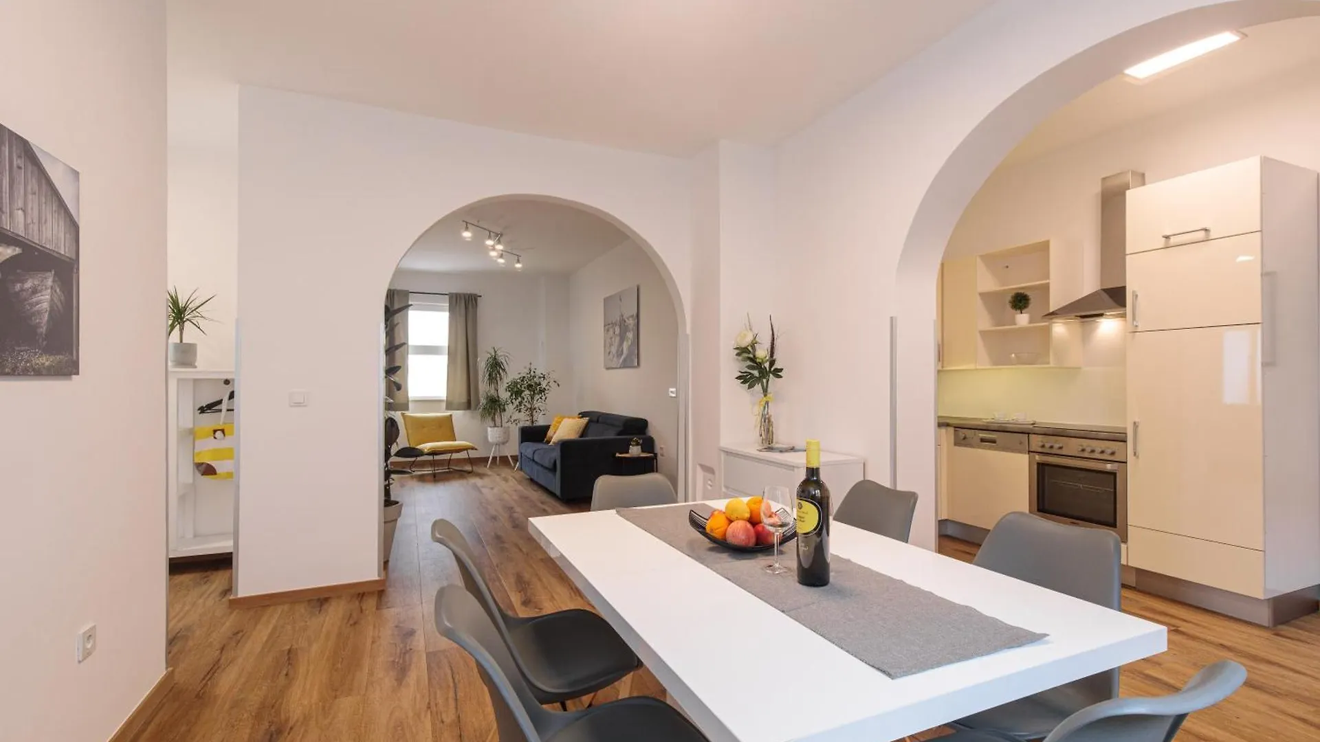 Apartment House Lijan Krk Town