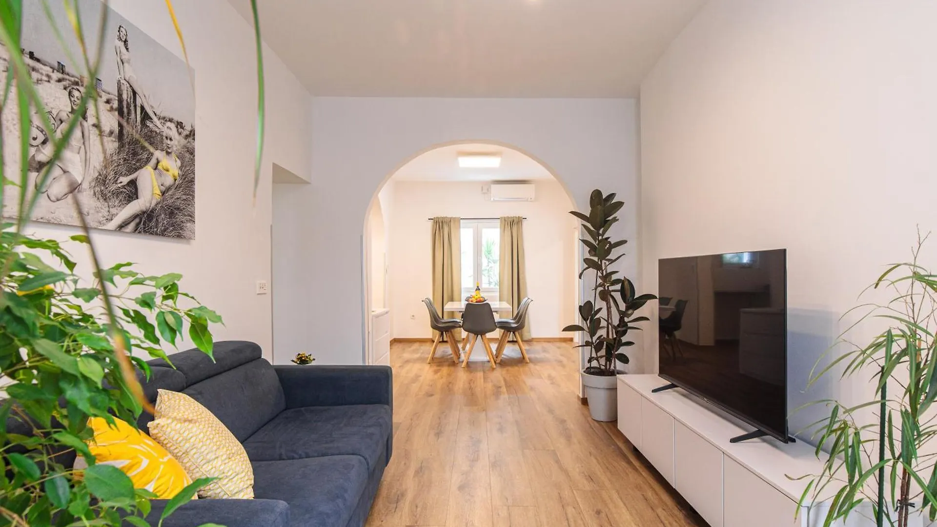 Apartment House Lijan Krk Town