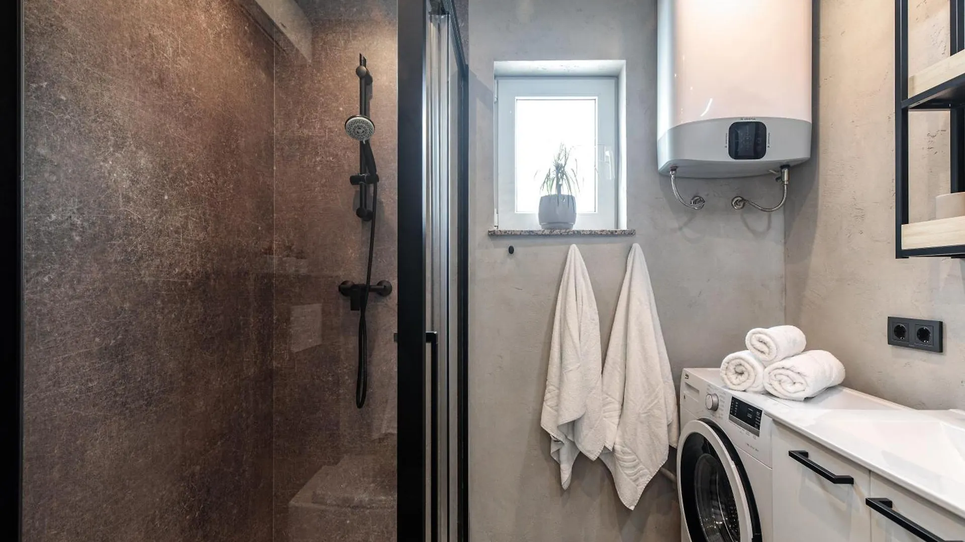 Apartment House Lijan Krk Town